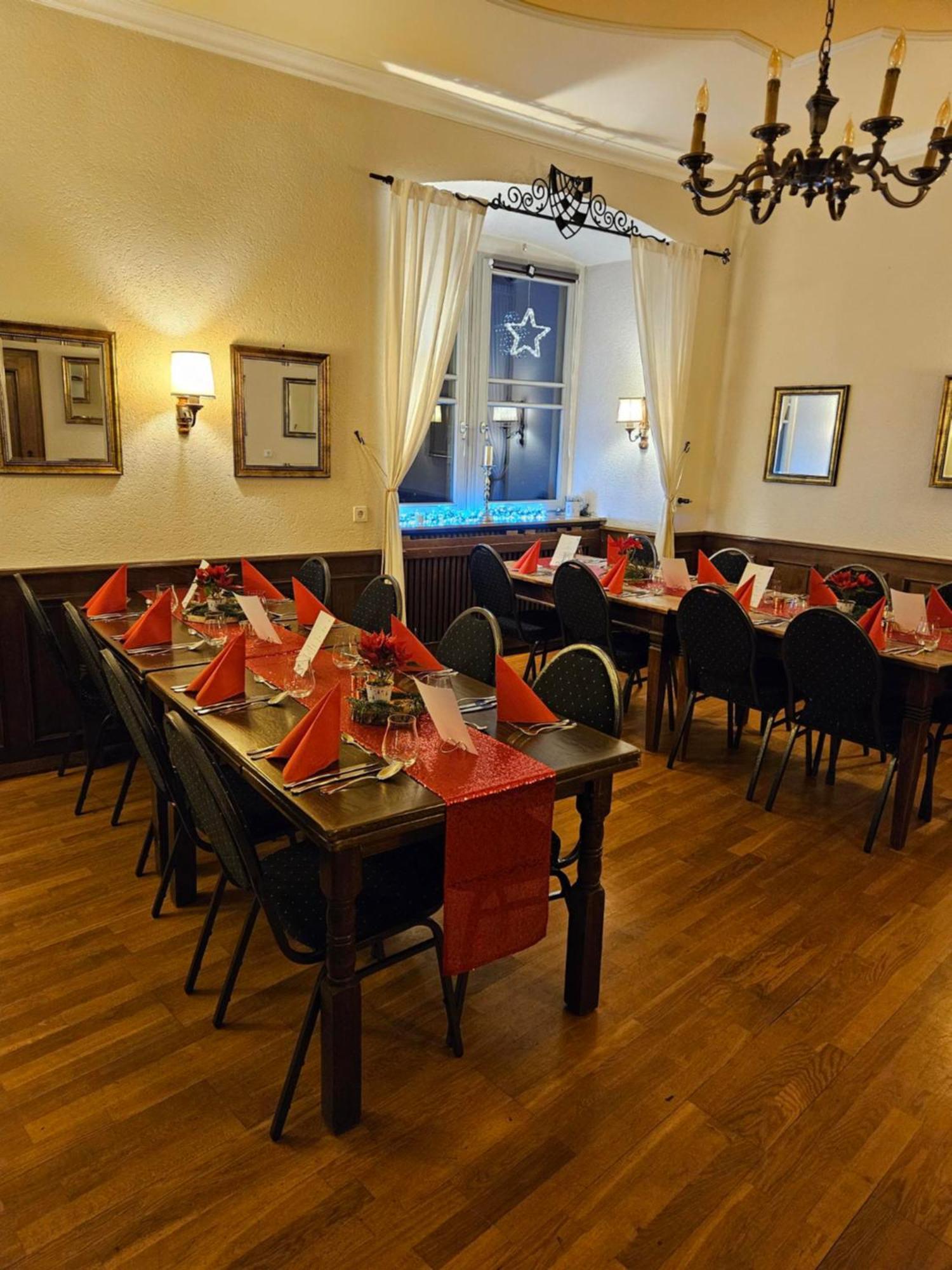Eventlocation & Hotel Schloss Neuburg Obrigheim Exterior photo